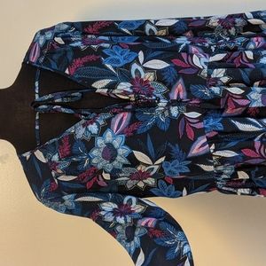 Eci floral tunic top